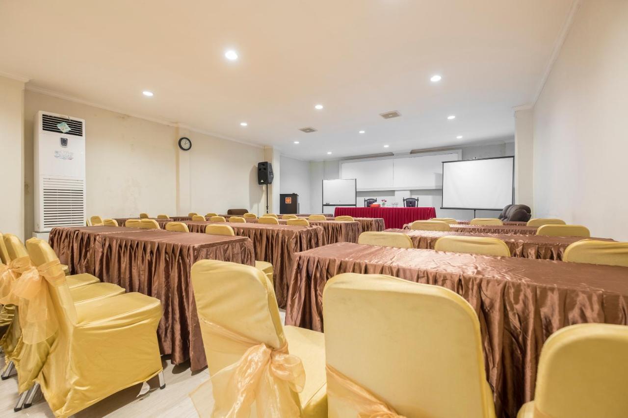 Collection O 91714 Hotel Alden Makassar Ngoại thất bức ảnh